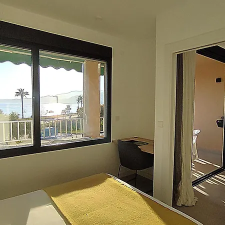 Naos Apartment